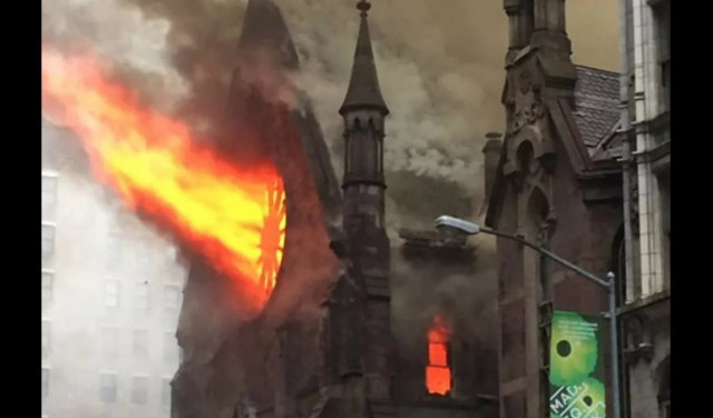 Почему массово горят старые церкви? Кому это выгодно?