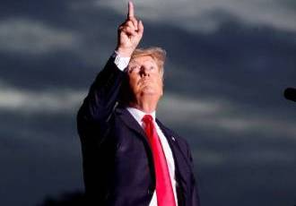 Когда-нибудь на могилу Трампа набросают кучу мусора... Но ветер истории безжалостно сметет её...