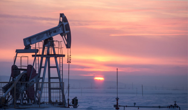 Анализ сценария полного закрытия экспорта нефти и последствий для добычи