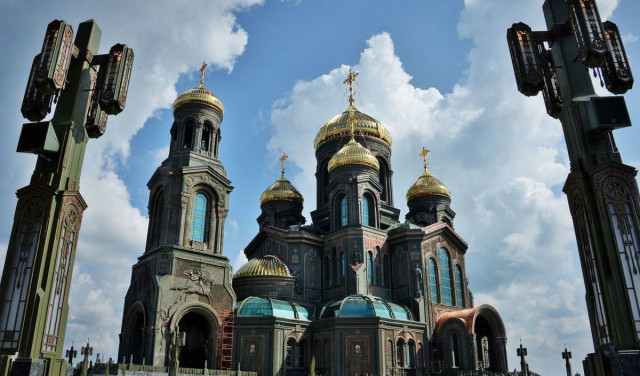 Сначала "храм Минобороны"...