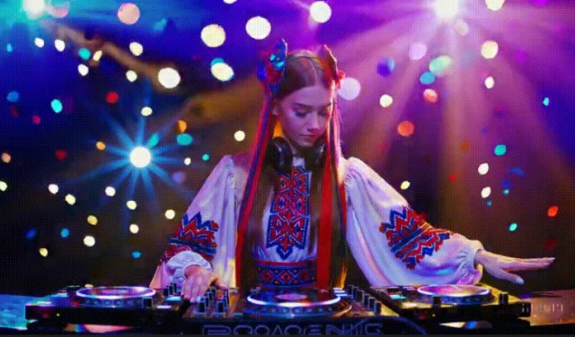 Если верить Путину... Кокошник и руну зет - по вкусу...