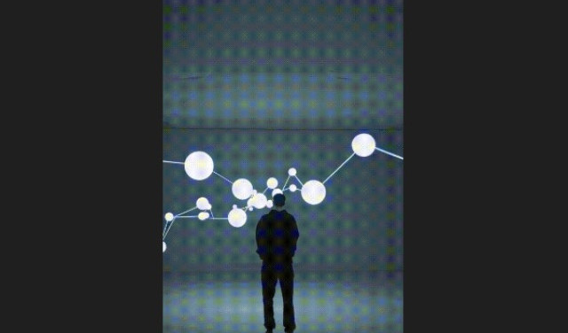 А кто сможет (сложить 2 и 2?) просчитать события в РФ до конца года?)))