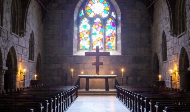 А почему все изображения "иисуса" и "крестов" в "церквях" - из ДРУГОГО материала...?