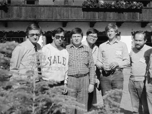 Экономика РФ как бортовое подразделение иностранных школ: хроника одного «совпадения»